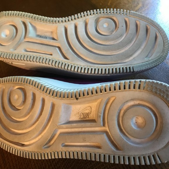 Nike Women's Sneakers in Berry and White - Picture 8 of 8